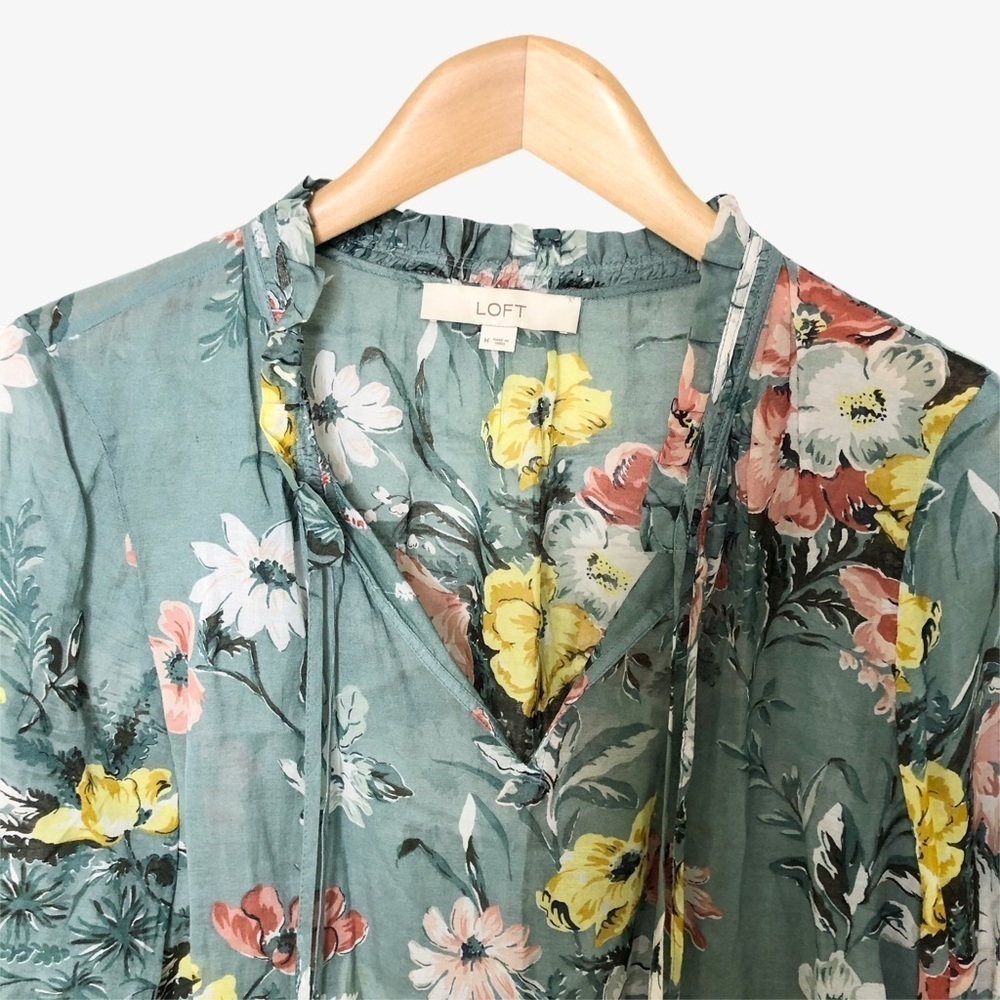 Loft Floral Print Tie Neck Blouse Size Medium Green 70187 Women’s - Picture 3 of 8